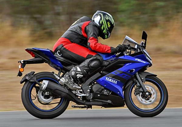 Yamaha YZF-R15 Ride
